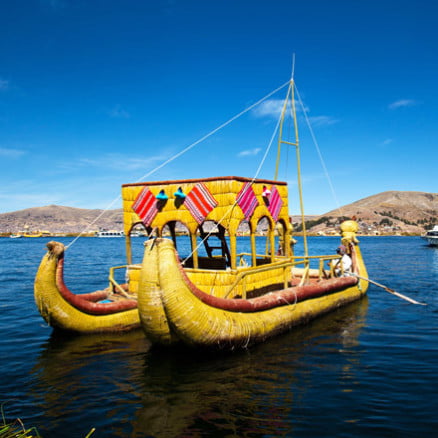 Navigate and enjoy Uros / Taquile